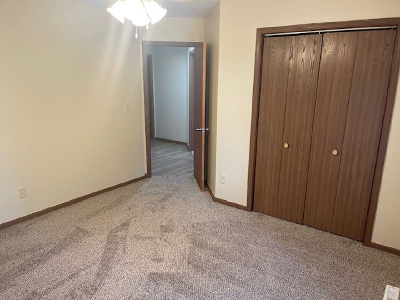 108 W Olive St - Photo 2 of 12