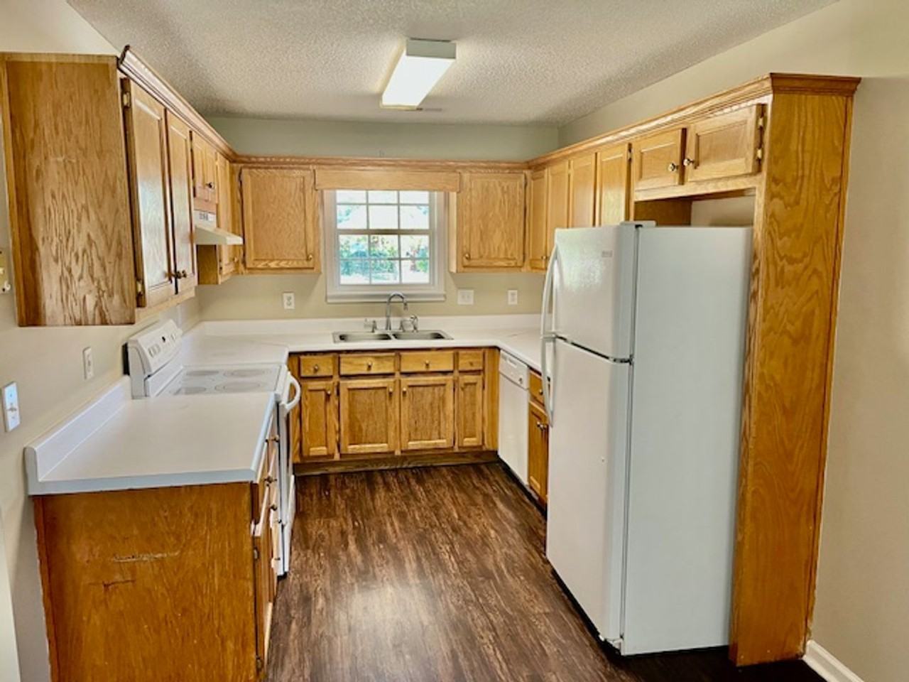 15 Glenda Drive - Photo 2 of 10