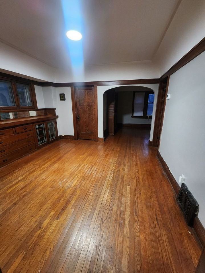 4106 N 15th St - Photo 2 of 11