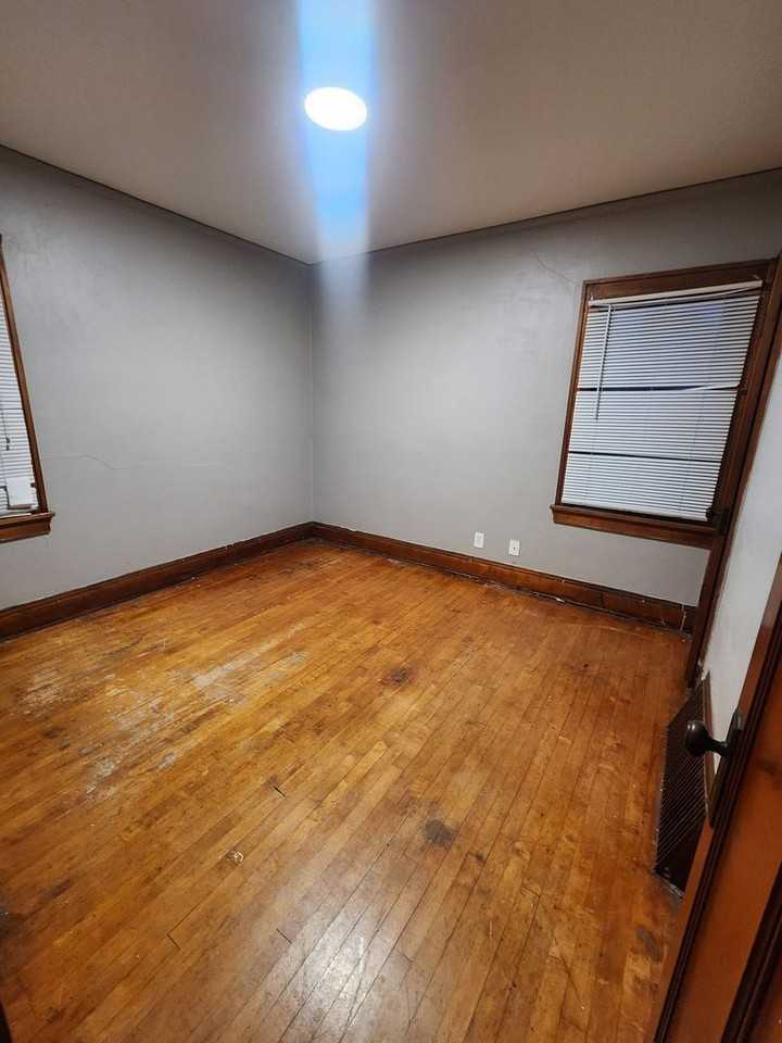 4106 N 15th St - Photo 3 of 11