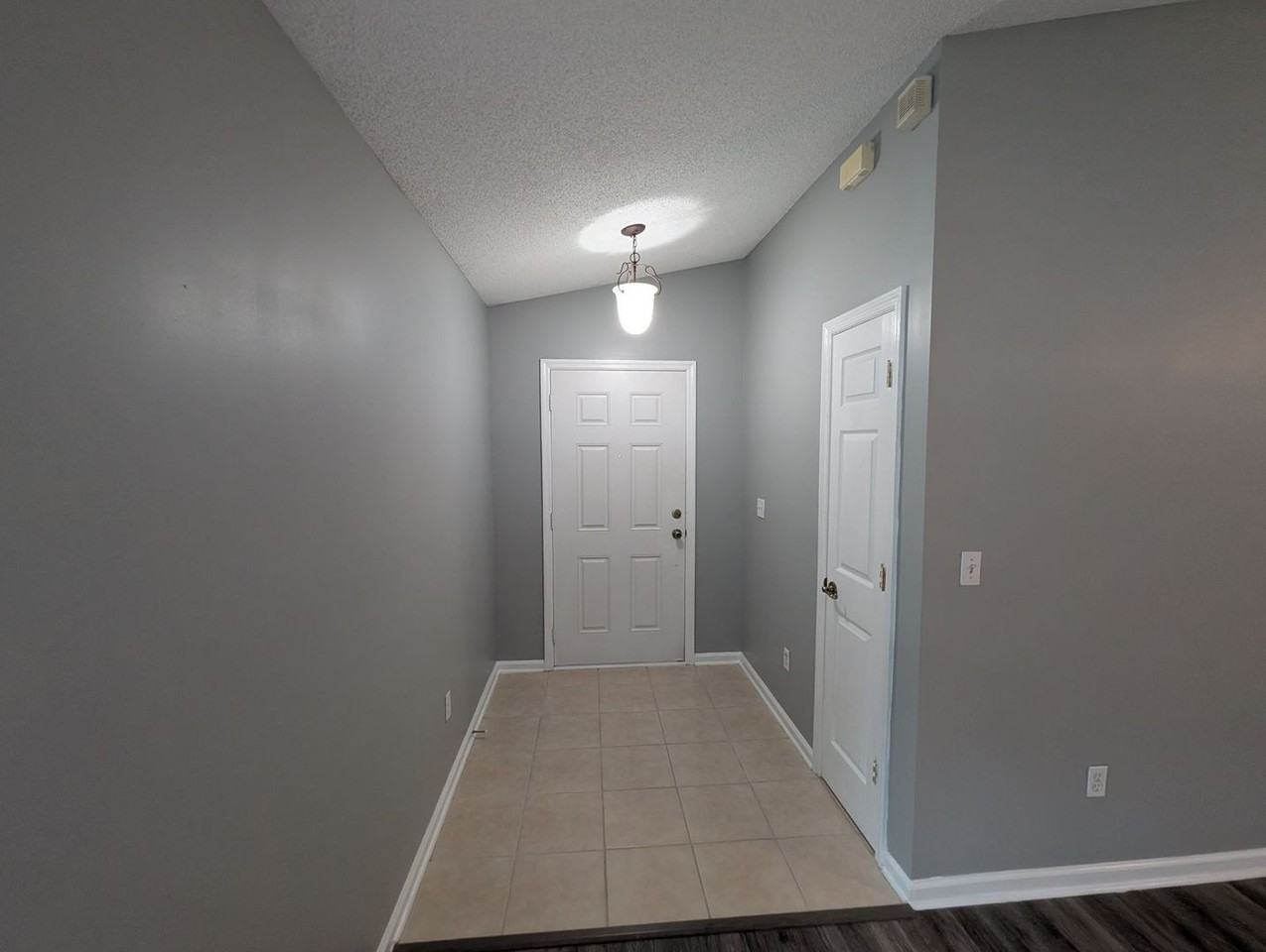 712 North Edenbridge Way - Photo 3 of 21