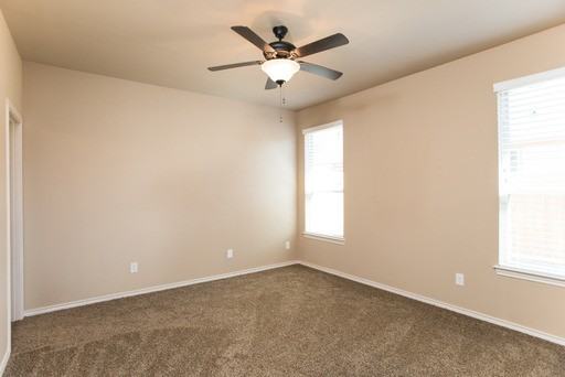 3700 Vista Cove Dr - Photo 4 of 9