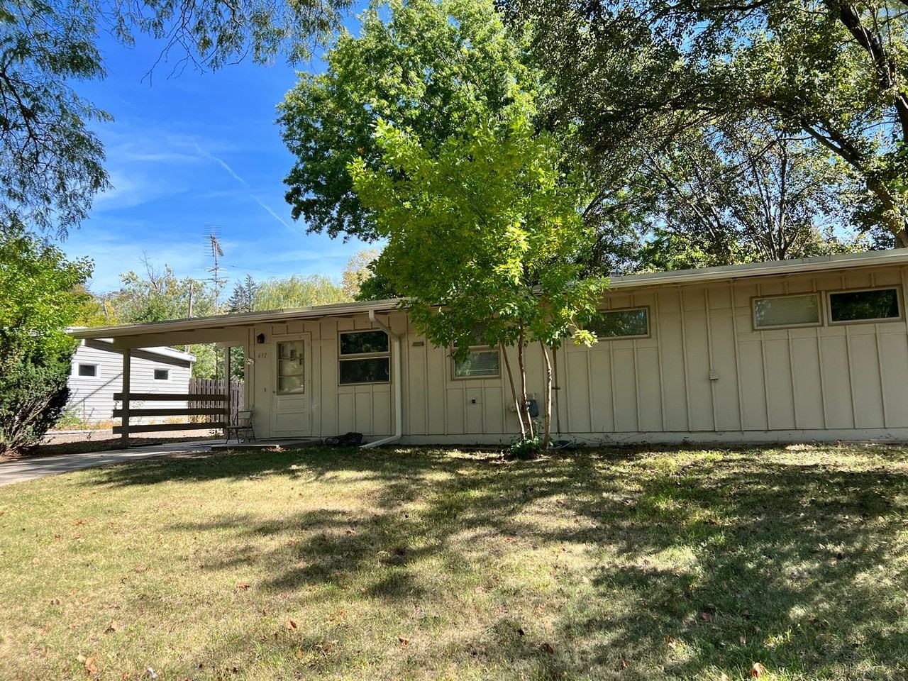 632 Eastborough Ln - Photo 3 of 27