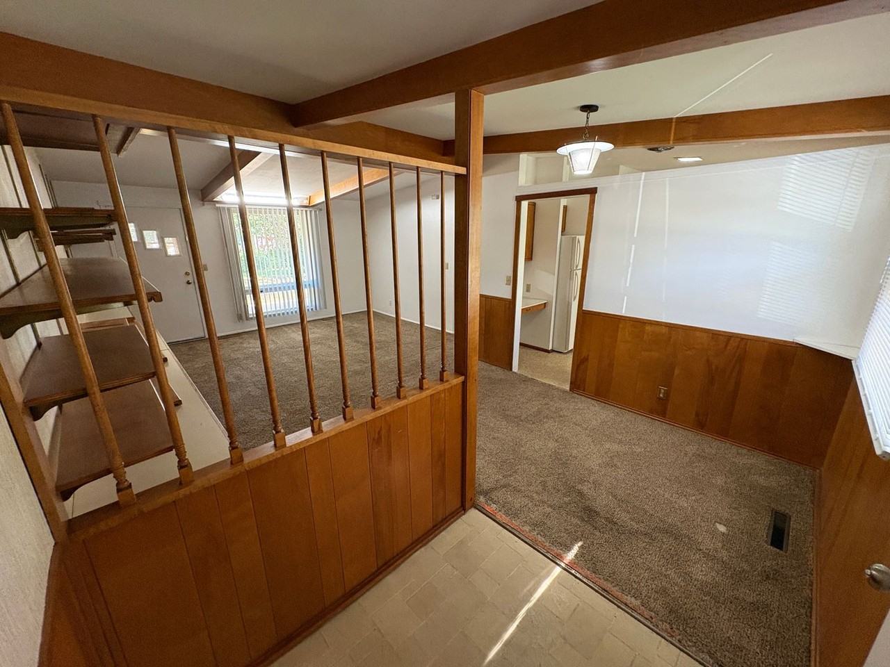 632 Eastborough Ln - Photo 4 of 27