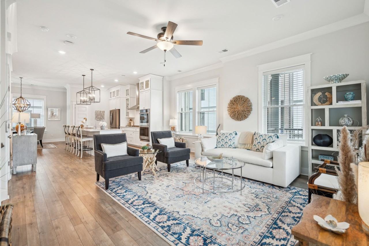 1610 Florentia St - Photo 6 of 47