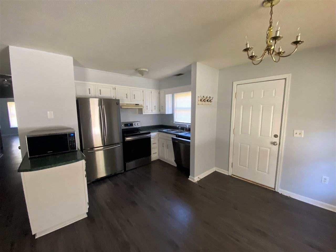 205B Courtney Way - Photo 3 of 50