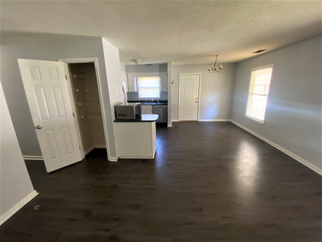 205B Courtney Way - Photo 5 of 50