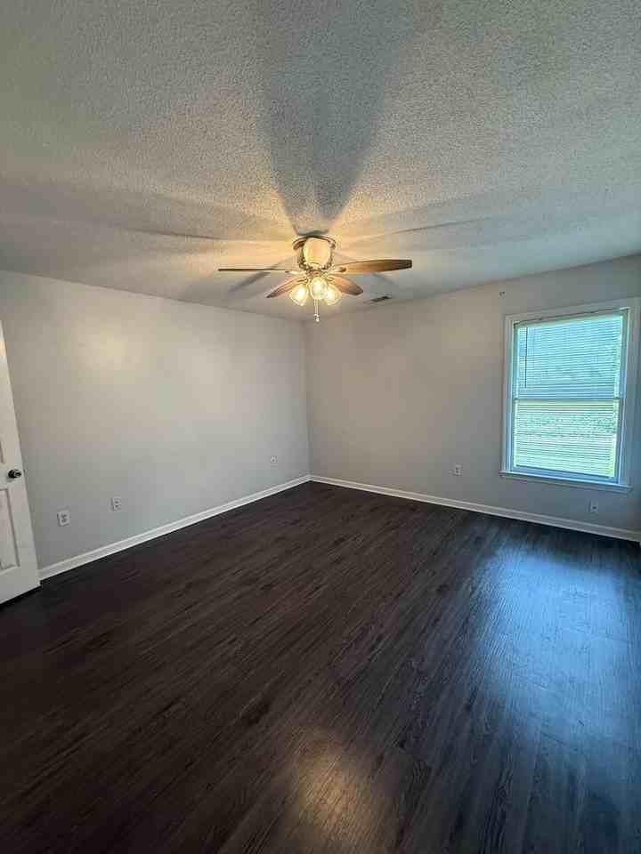 205B Courtney Way - Photo 6 of 50