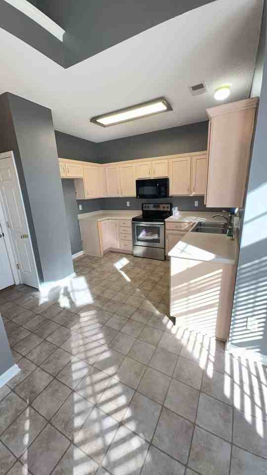 5056 Sawyer Lake Drive - Photo 3 of 12