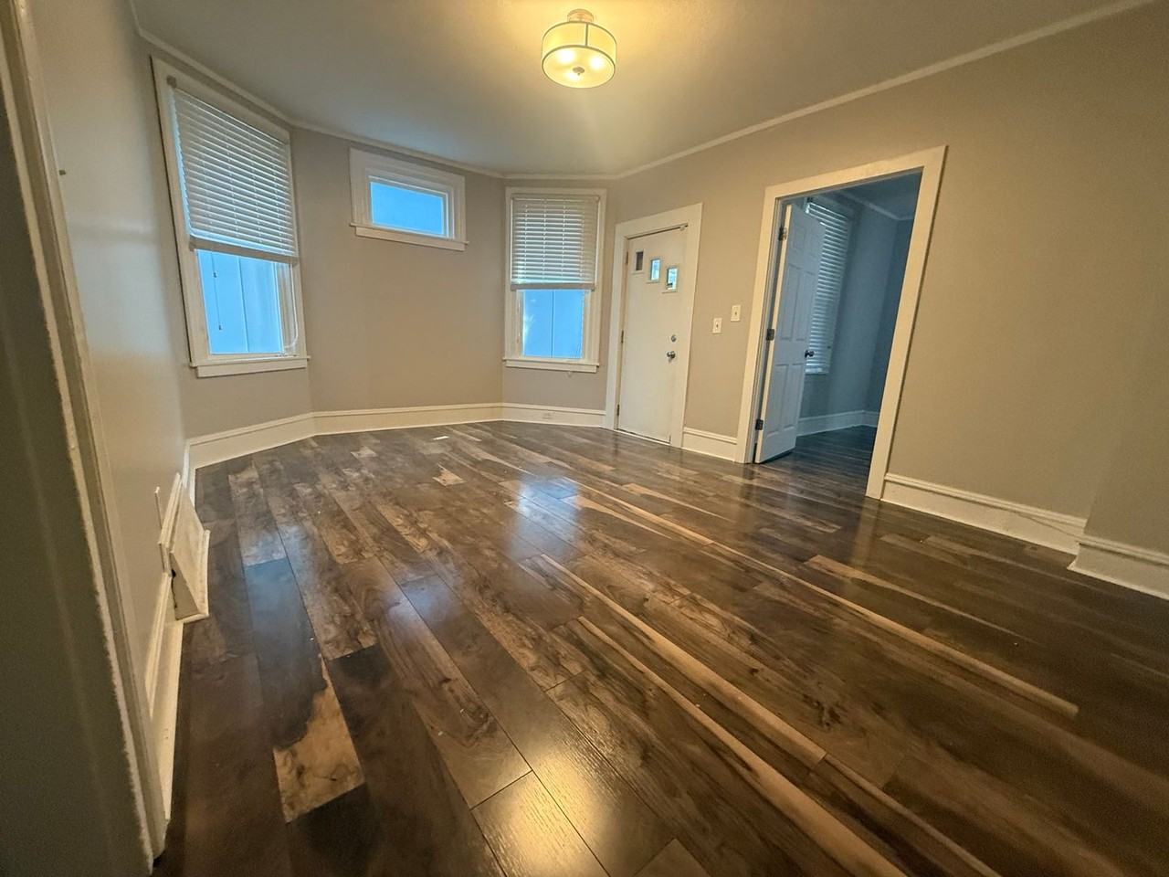 4200 Whitman Ave - Photo 4 of 50