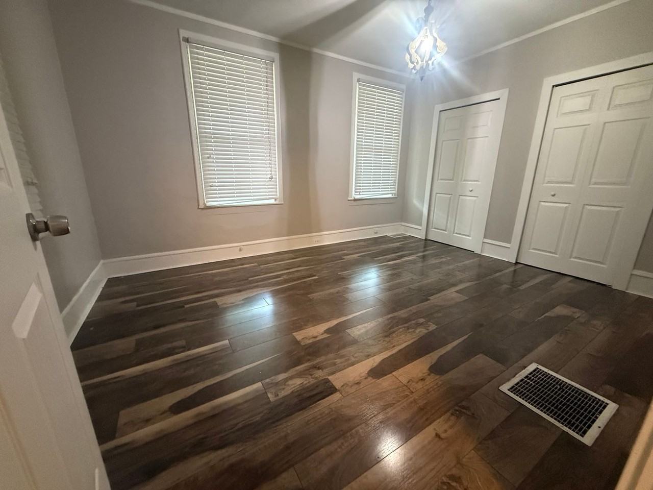 4200 Whitman Ave - Photo 5 of 50