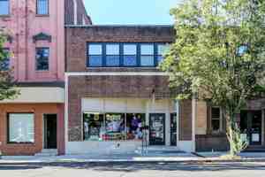 featured image of 308 Bridge St