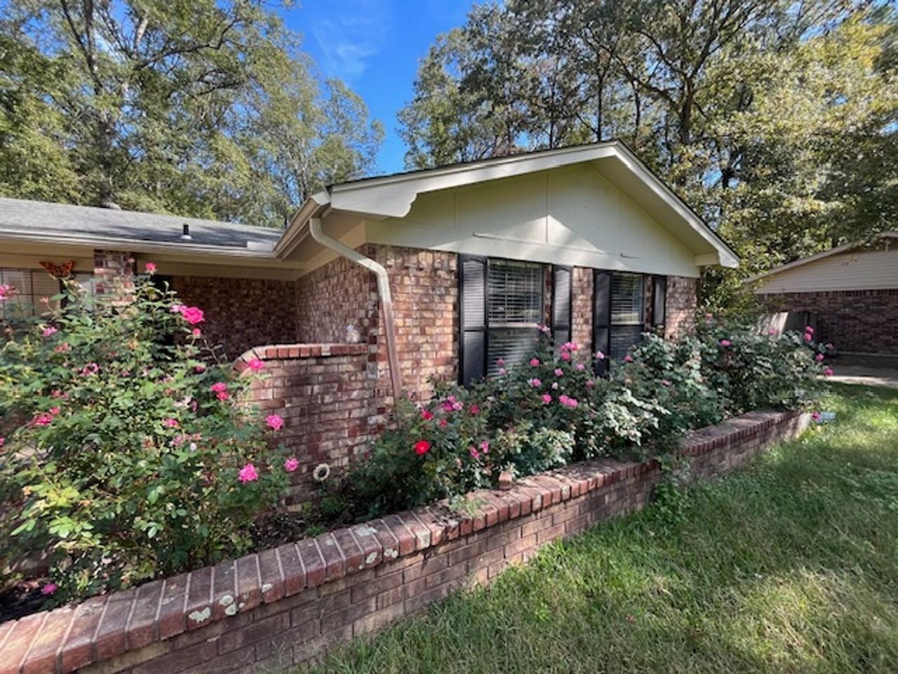 16 Eastwood Drive - Photo 2 of 36