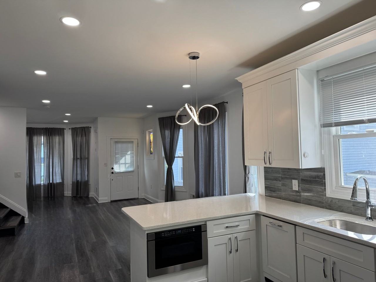 31 Vanderbeck Place - Photo 3 of 15