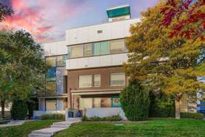 featured image of 1733 Grove St