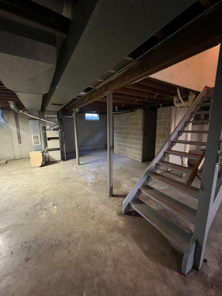 2204 Blackhawk Rd - Photo 2 of 10