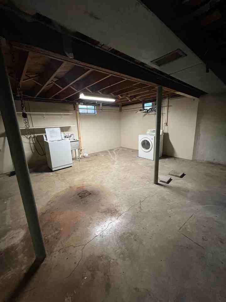 2204 Blackhawk Rd - Photo 3 of 10