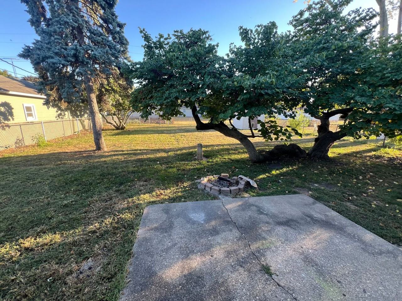 2204 Blackhawk Rd - Photo 4 of 10