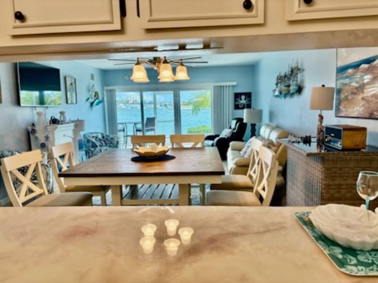 60 Pelican St W #106 - Photo 4 of 28