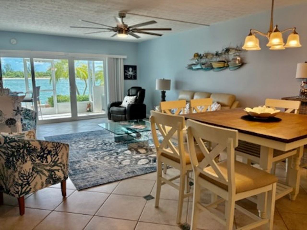 60 Pelican St W #106 - Photo 6 of 28