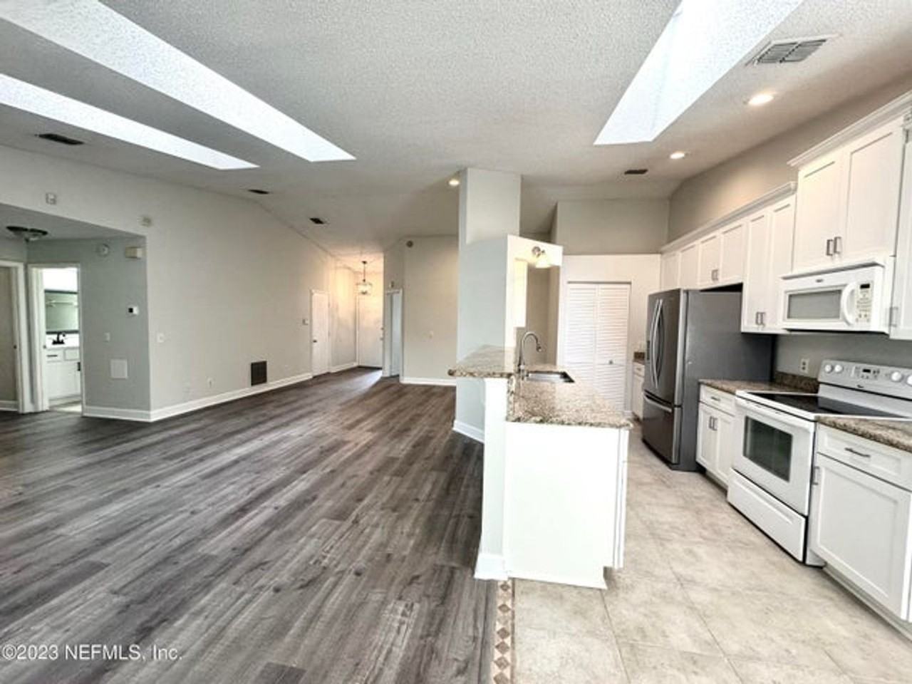 103 Quail Cove - Photo 2 of 24