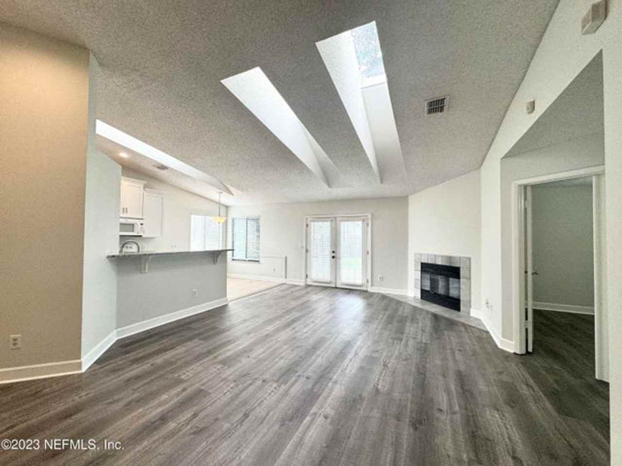 103 Quail Cove - Photo 3 of 24