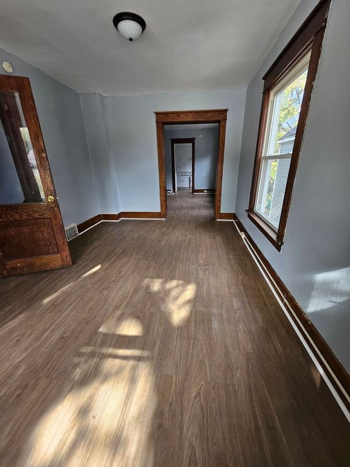 744 East 6th Street - Photo 5 of 11