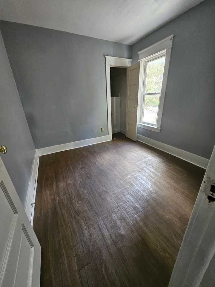 744 East 6th Street - Photo 7 of 11