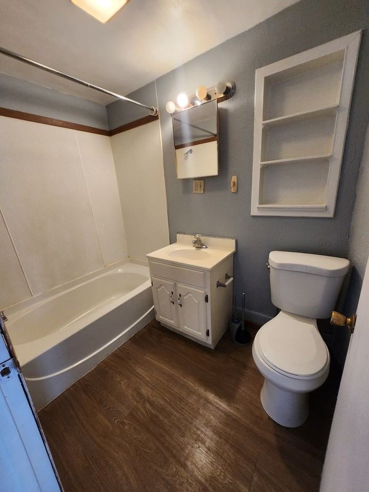 1101 Pennsylvania Ave #2 - Photo 3 of 7