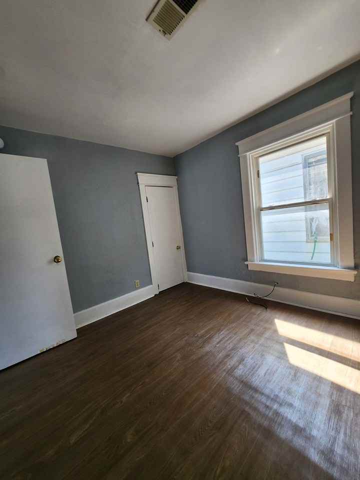 1101 Pennsylvania Ave #2 - Photo 6 of 7