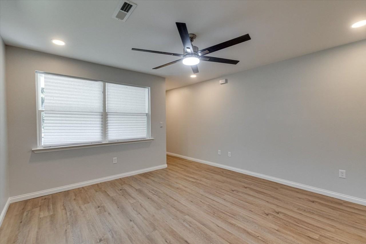 2203 Milne St - Photo 3 of 30