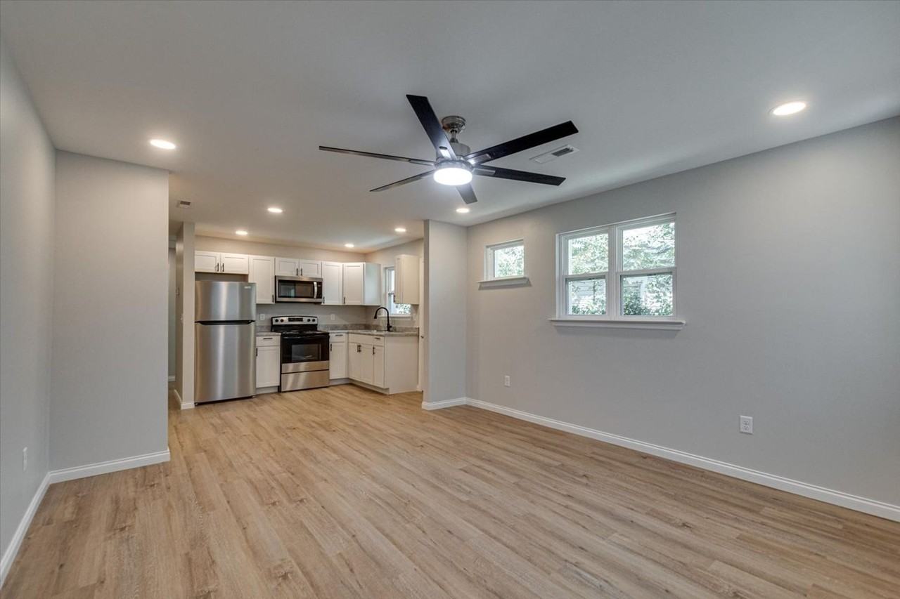 2203 Milne St - Photo 6 of 30