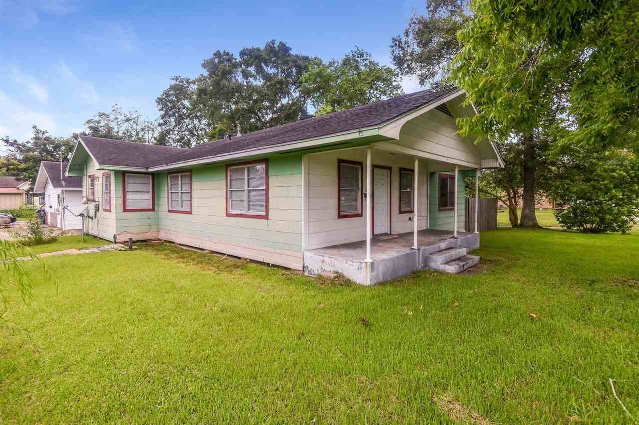 605 N 6th St - Photo 2 of 14