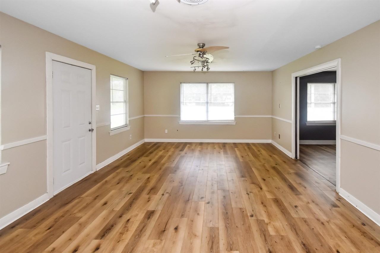 605 N 6th St - Photo 3 of 14