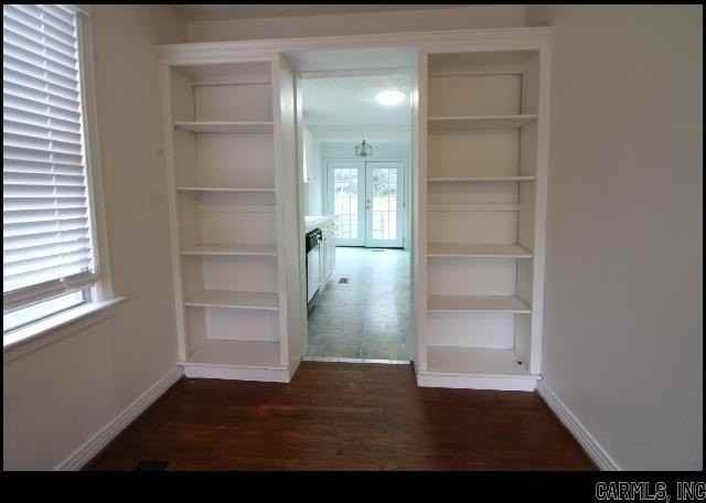 5919 Woodlawn Drive - Photo 7 of 16