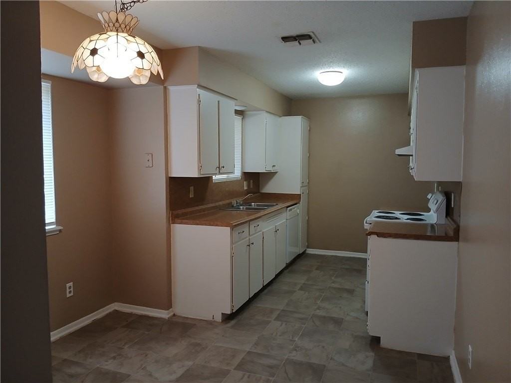 421 Antares Dr - Photo 3 of 5