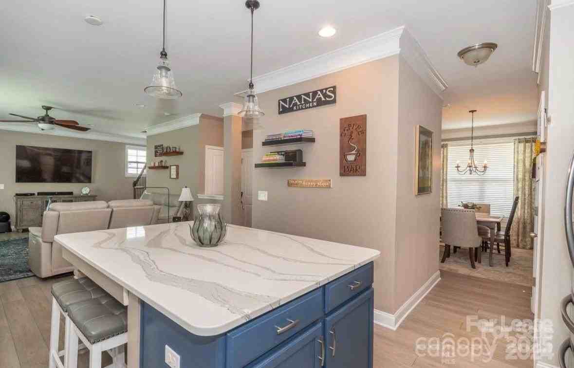 11054 Hat Creek Lane - Photo 7 of 20