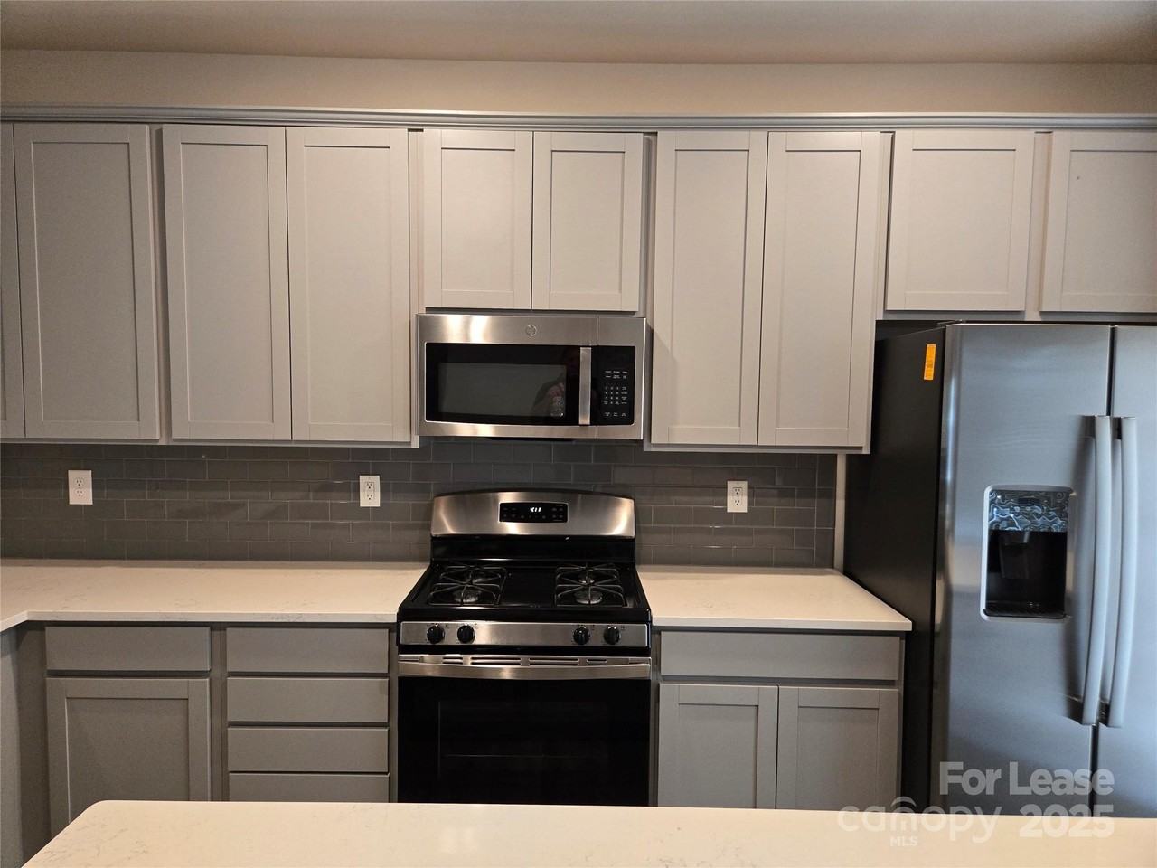 525 San Marco Dr - Photo 3 of 21