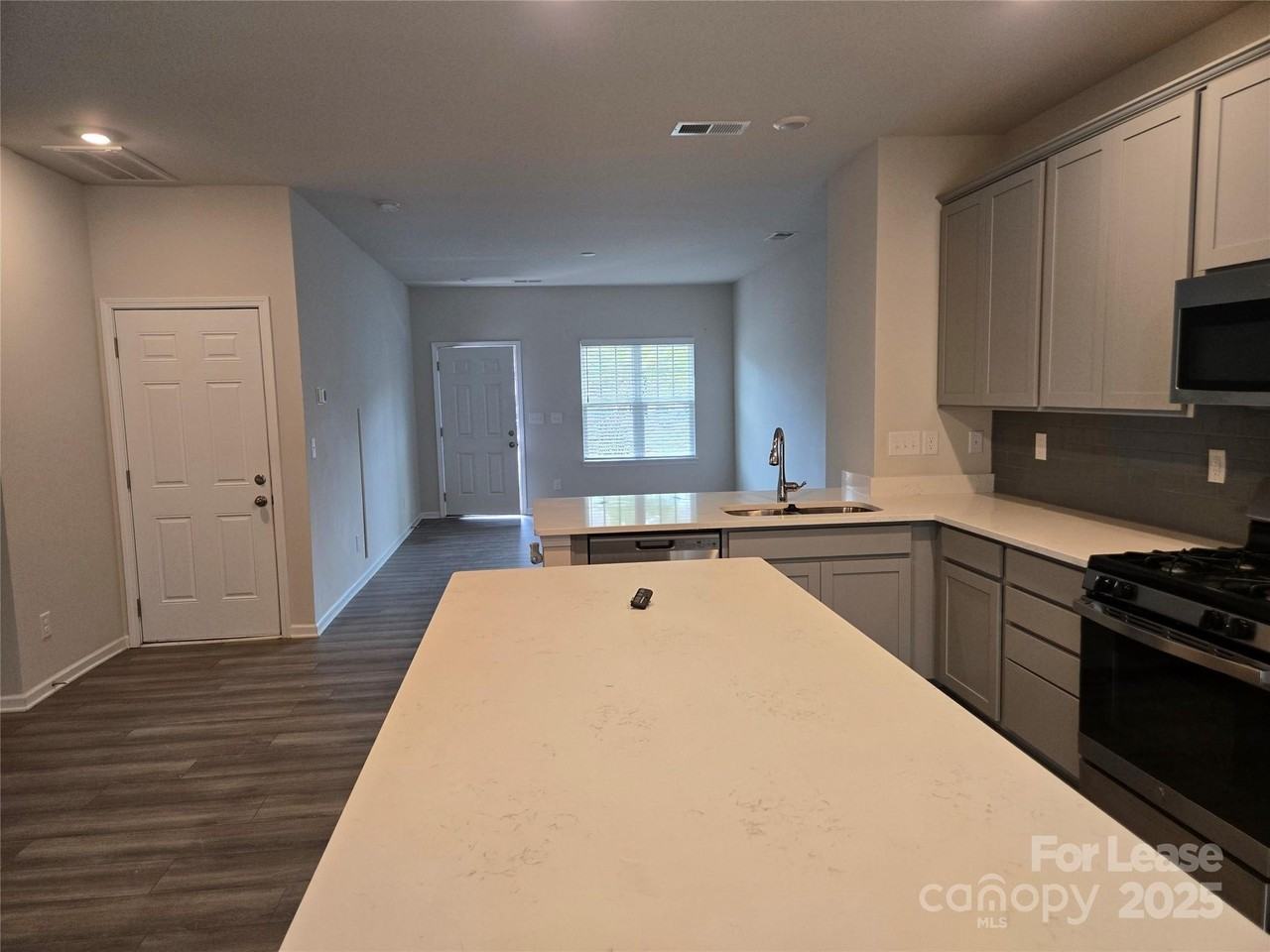 525 San Marco Dr - Photo 4 of 21