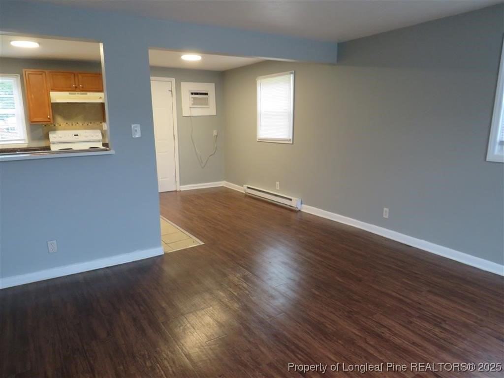 1912 King George Dr - Photo 3 of 7