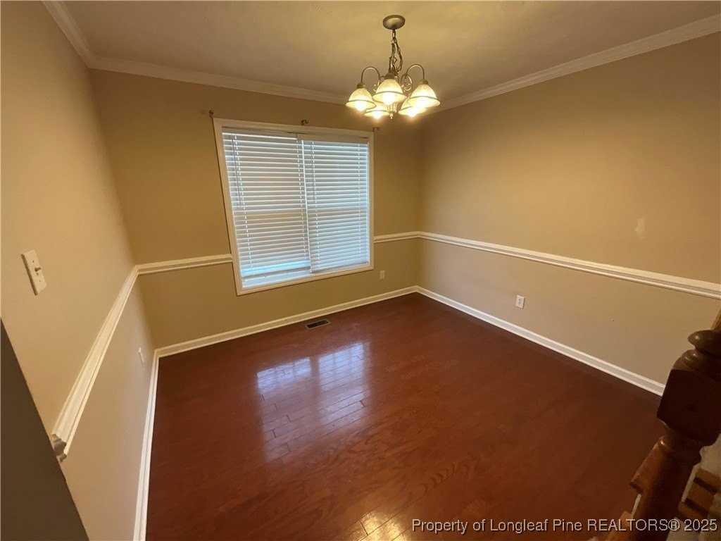 2460 Saltwood Rd - Photo 7 of 35