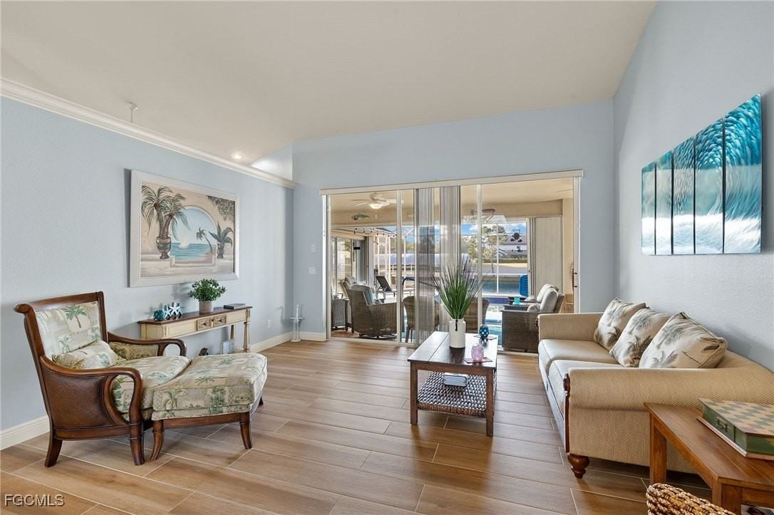 414 Sw 47th St - Photo 4 of 29