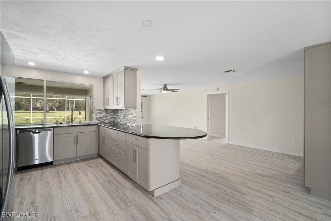 1411 Whiskey Creek Dr - Photo 5 of 41