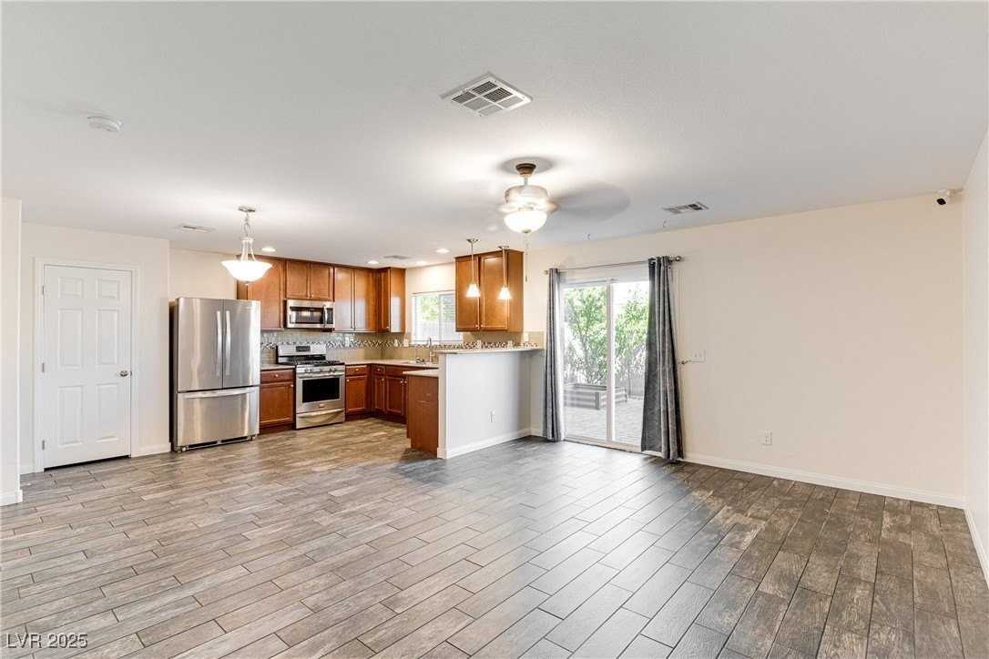 8320 Wuthering Heights Ave - Photo 3 of 25