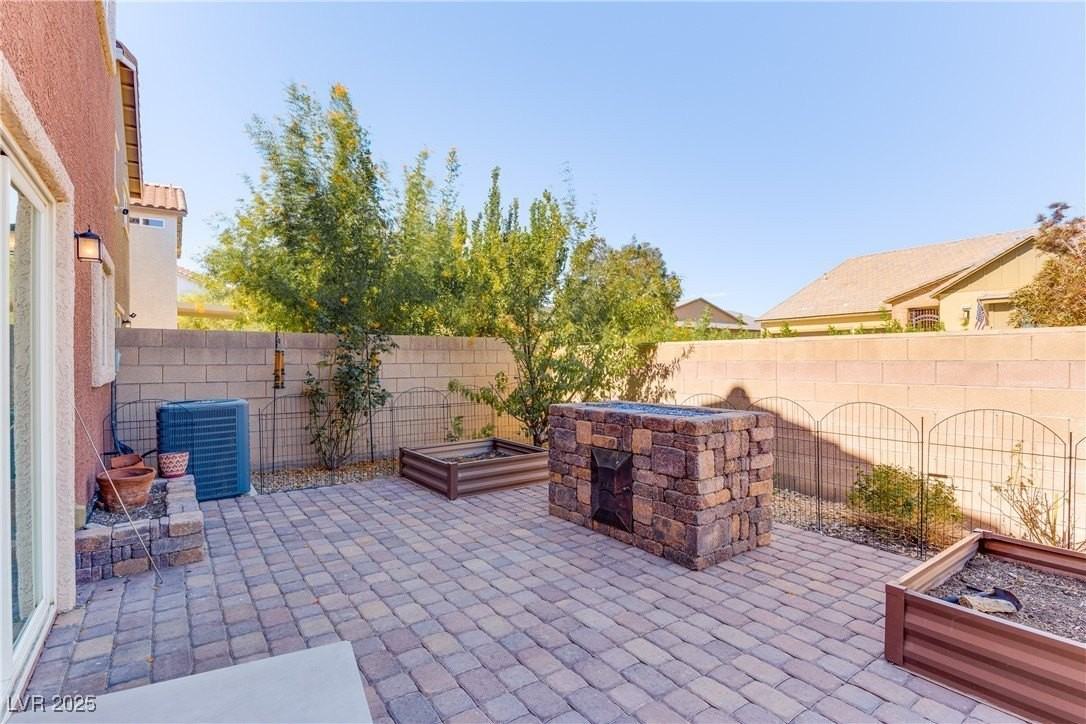 8320 Wuthering Heights Ave - Photo 4 of 25