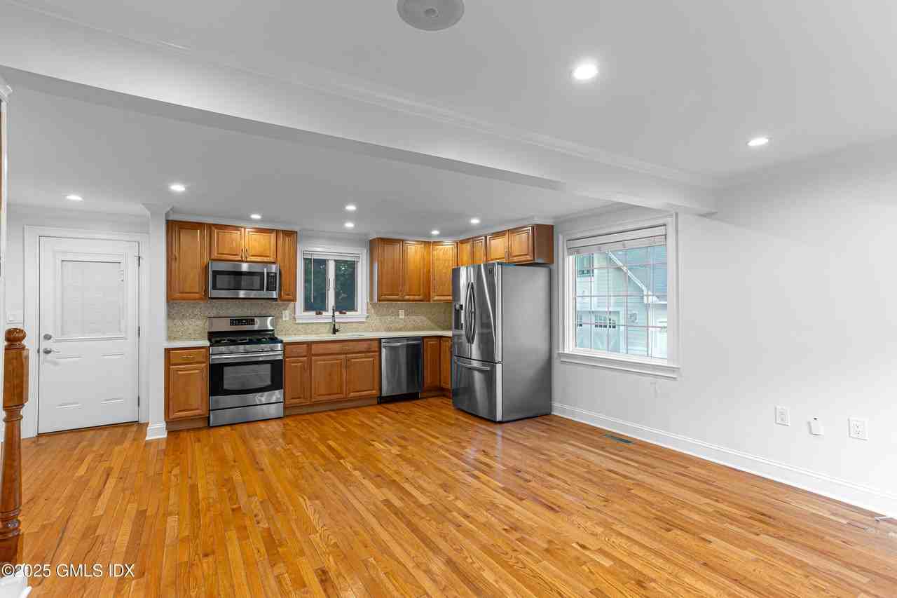 2 Ivy St - Photo 4 of 12