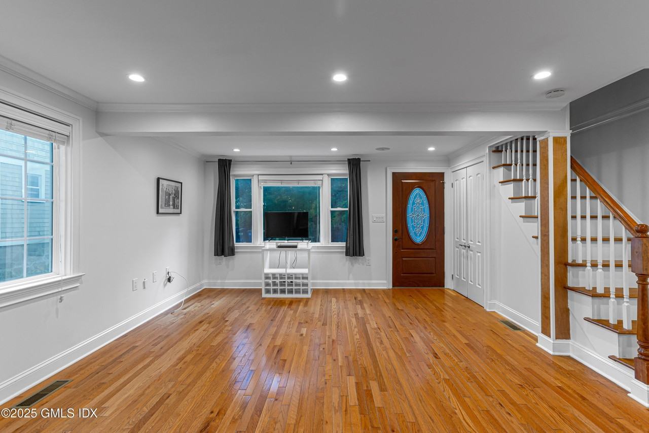 2 Ivy St - Photo 5 of 12