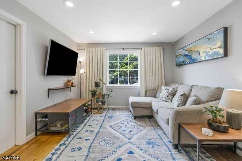 9 Westervelt Pl #2 - Photo 5 of 29