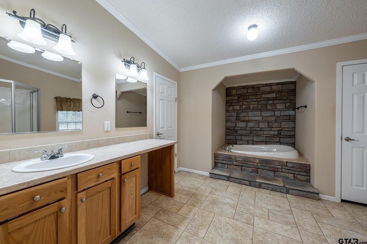 13129 Fm 346 W - Photo 7 of 13