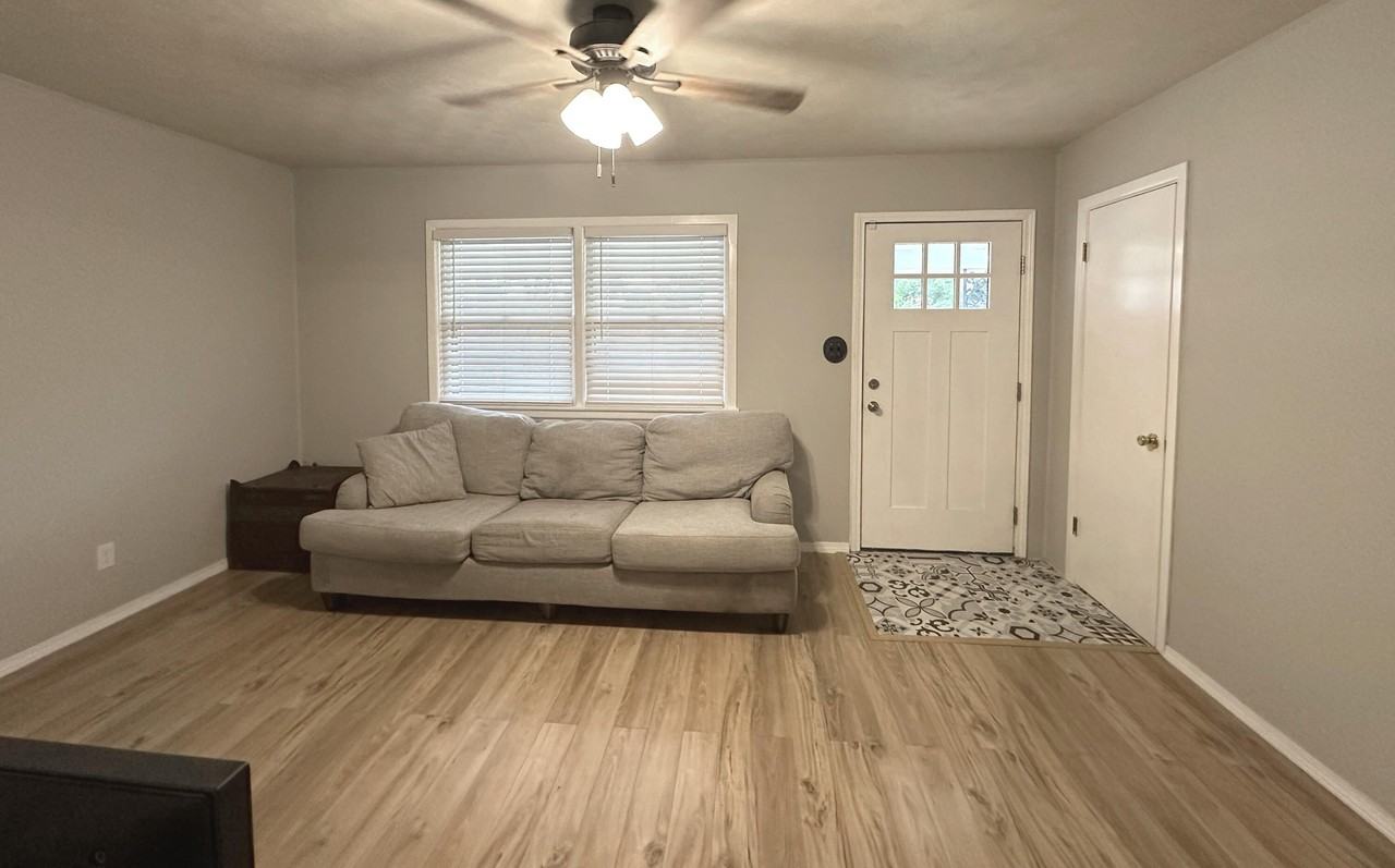 2009 43rd St - Photo 2 of 27